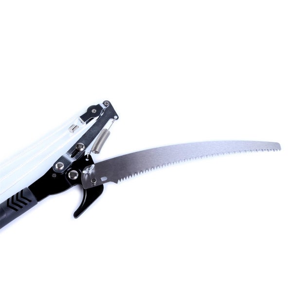 Astsäge mit Mechanismus und Sägeblatt