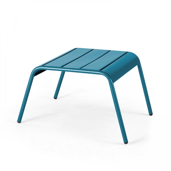 Quadratischer Beistelltisch aus Metall für den Außenbereich in Petrol mit einer Oberfläche aus Lamellen.