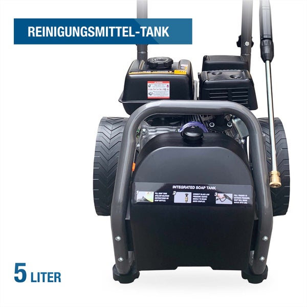 Hochdruckreiniger mit integriertem Reinigungsmittel-Tank mit 5 Liter Fassungsvermögen.