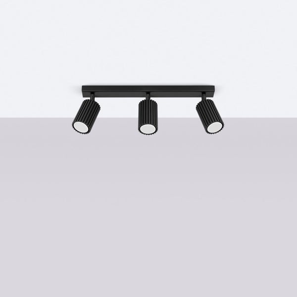 Deckenleuchte mit drei Strahlern