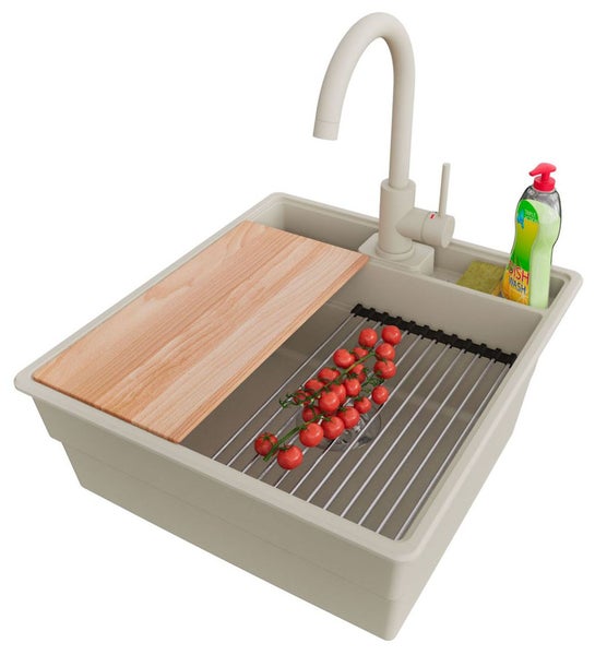 Spüle mit Abtropfgitter, Schneidebrett und Spülmittel