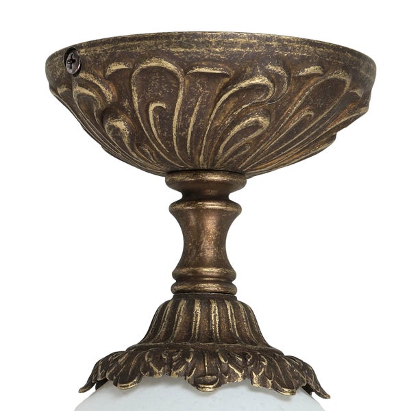 Deckenleuchte im klassischen Design mit floralen Elementen