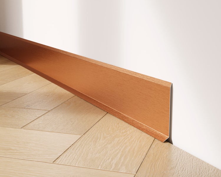 Sockelleiste aus Holz an einer Wand