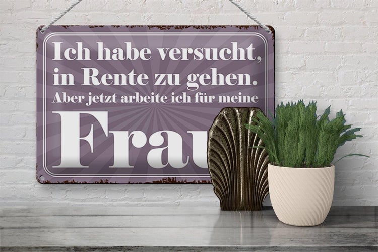 Garten mit Pergola, Markisen und blühenden Blumen