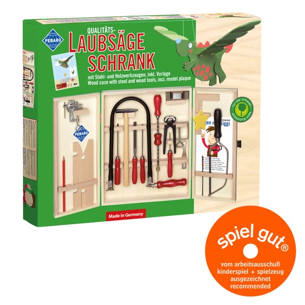 Pebaro Laubsägeschrank mit Stahl und Holzwerkzeugen sowie Laubsägevorlagen in einem Holzkoffer.