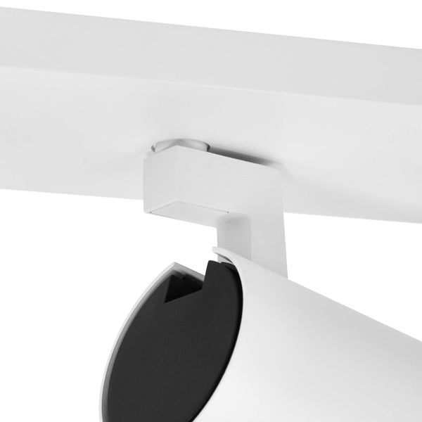 Detailaufnahme einer weißen Deckenleuchte