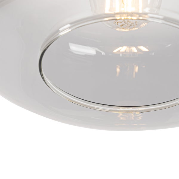 Detailansicht einer transparenten Glasleuchte