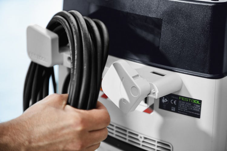 Abdeckung mit sechs Tragegriffen, Feststellgurten und faltbarem Design für einen Whirlpool