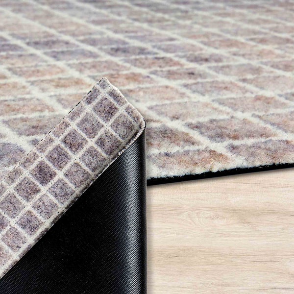 Teppich mit Rautenmuster und rutschfester Rückseite