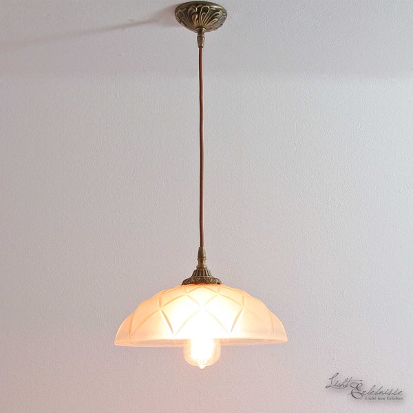 Hängelampe mit gemustertem Glasschirm für Innenräume