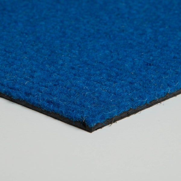 Nahaufnahme eines blauen Teppichs