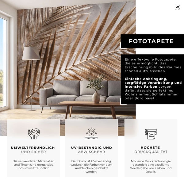 Fototapete mit Palmenblattmotiv in modernem Wohnzimmer mit Sofa und Stehlampe, umweltfreundlich, UV-beständig und abwischbar.