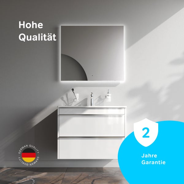 Modernes Badezimmer mit Spiegelschrank, Waschbeckenunterschrank und German Quality Siegel. Zwei Jahre Garantie.
