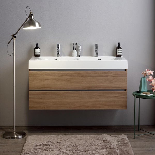 Modernes Badezimmer mit Doppelwaschtisch und Unterschrank mit zwei Schubladen