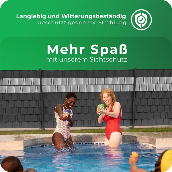 Sichtschutzzaun im Garten mit spielenden Personen im Pool, langlebig, witterungsbeständig und UV-beständig.