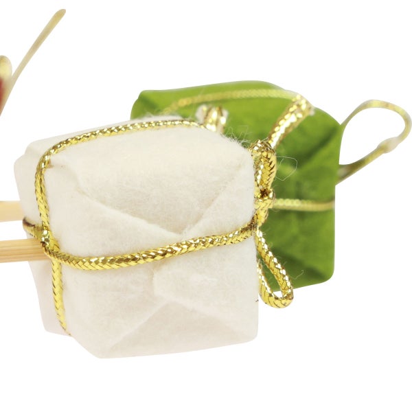 Dekoratives Geschenkpaket mit Schleife