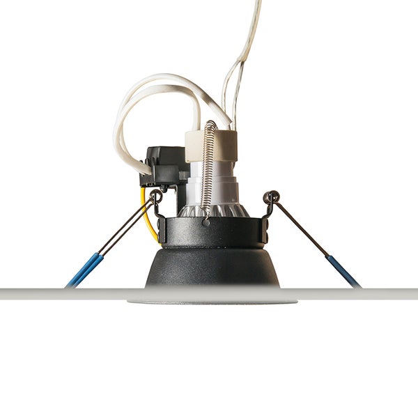 Einbaustrahler mit Zubehör und Kabeln