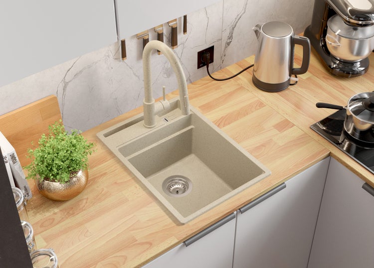 Spüle mit Armatur in einer Küchenszenenansicht