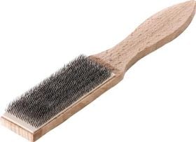 Drahtbürste mit Holzgriff zur Reinigung von Oberflächen