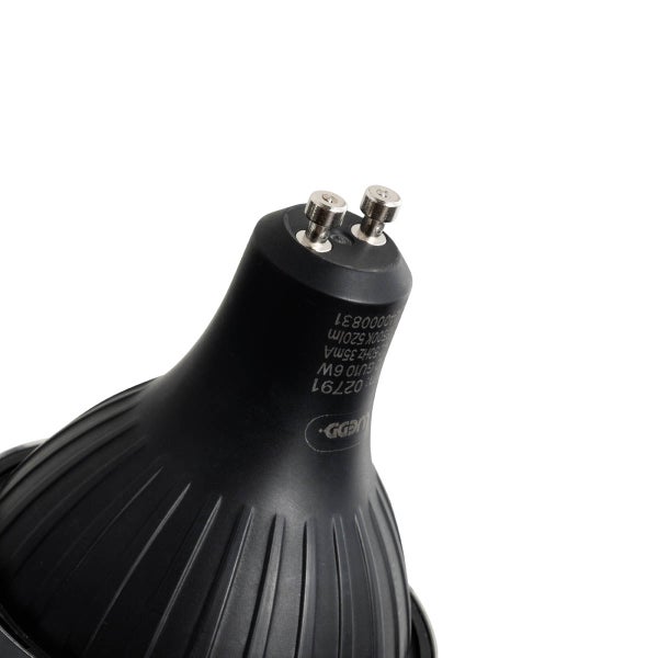 Schwarze GU10 LED-Lampe mit 6 Watt und 520 Lumen, Nahaufnahme der Anschlussstifte und des Gehäuses.