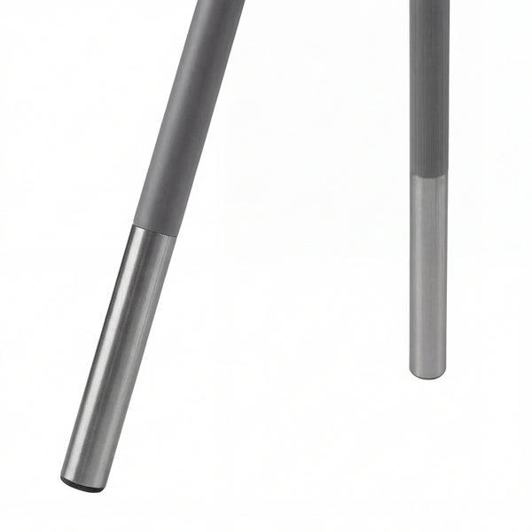 Detailansicht der Beine eines Tisches oder Stuhls