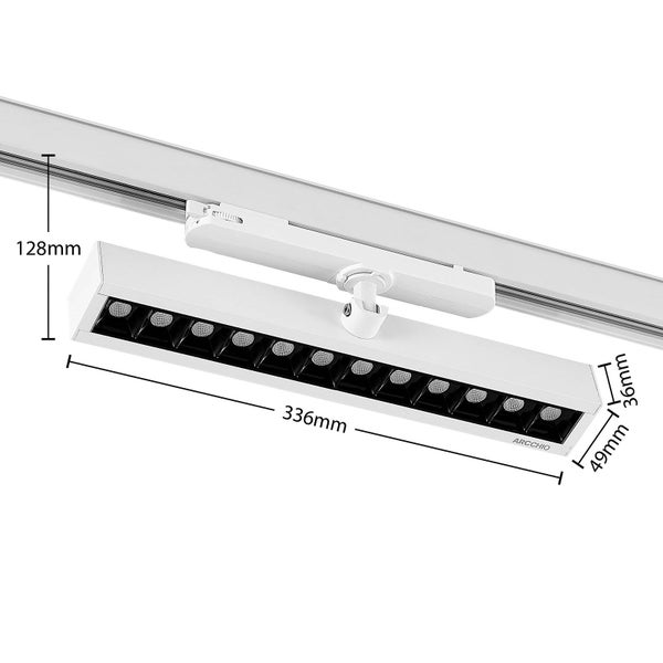 Weiße LED-Schienenleuchte von Arcchio mit zehn Lichtquellen. Maße: Länge 336 Millimeter, Breite 49 Millimeter, Gesamthöhe 128 Millimeter.