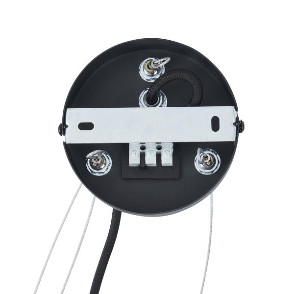 Deckenbefestigung einer Lampe mit Kabeln und Montageelementen