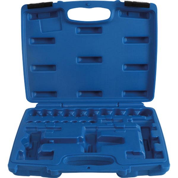 Geöffneter blauer Werkzeugkoffer zur Aufbewahrung und Organisation von Werkzeugen