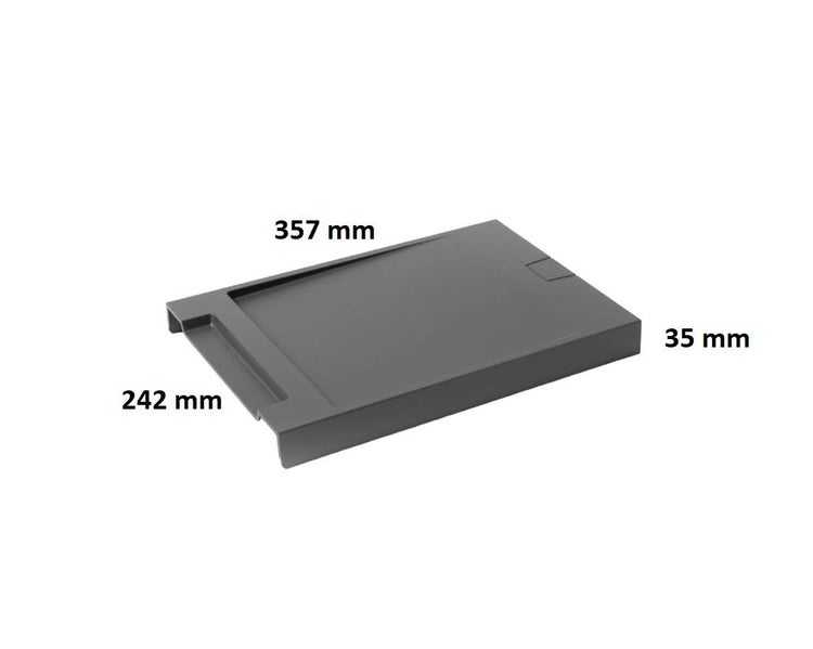 Dunkelgrauer Kunststoffdeckel mit den Maßen 357 Millimeter Länge, 242 Millimeter Breite und 35 Millimeter Höhe.