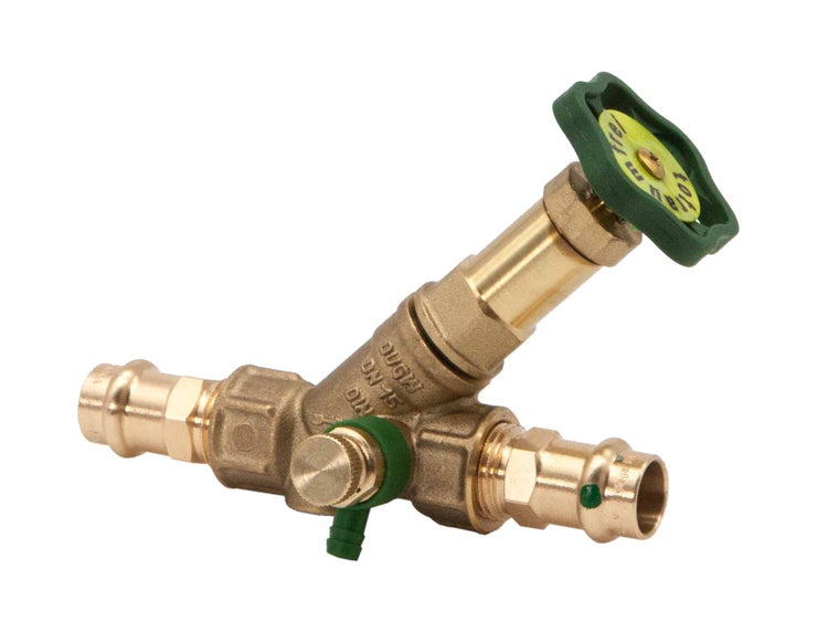 Freistromventil aus Messing mit Pressanschlüssen, grünem Handrad und Entleerventil.