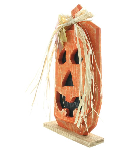 Dekorative Halloween-Holzfigur in Kürbisform mit Gesicht und Schleife auf Holzsockel