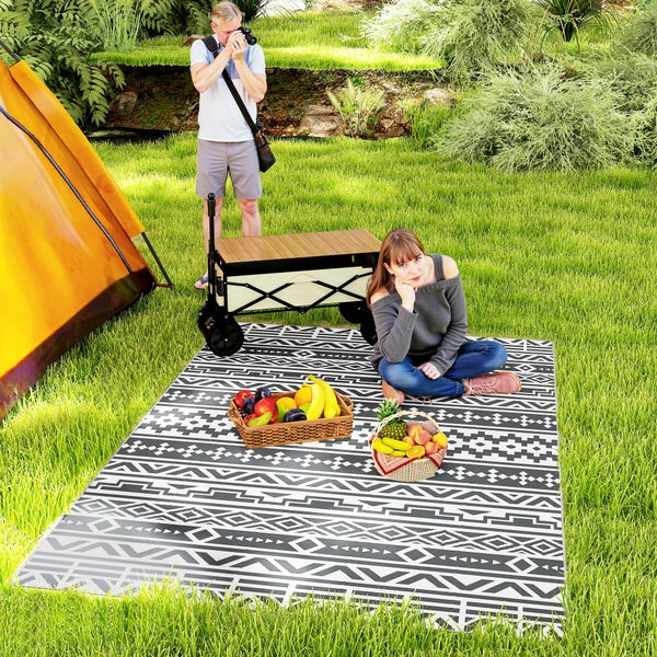 Outsunny Outdoor Teppich robuster Wetterfest Outdoorteppich, faltbar Carpet mit Boho-Style, Outdoor-Teppich für Wohnzimmer Balkon Garten Terrasse Bad Flur Küche, 182 x 274 cm Dunkelgrau+Weiß