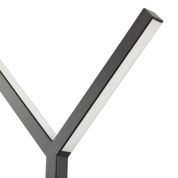 Detailaufnahme einer modernen LED-Leuchte mit schwarzem Metallrahmen und integriertem weißem Diffusor in Y-Form.