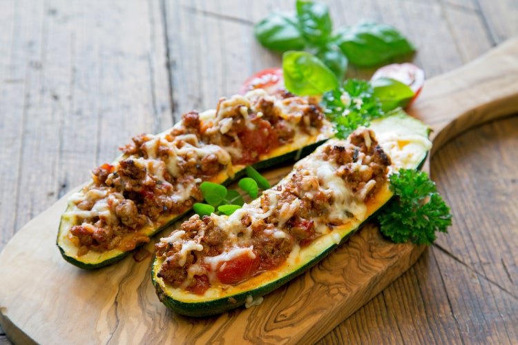 SAFLAX Garden to go - BIO - Zucchini - Nero di Milano - Cucurbita pepo - 6 Samen - Mit Topf, Klima - Deckel und Anzuchtsubstrat