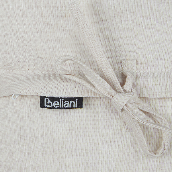 Beliani Logo auf strukturiertem Stoff mit dekorativer Schleife.