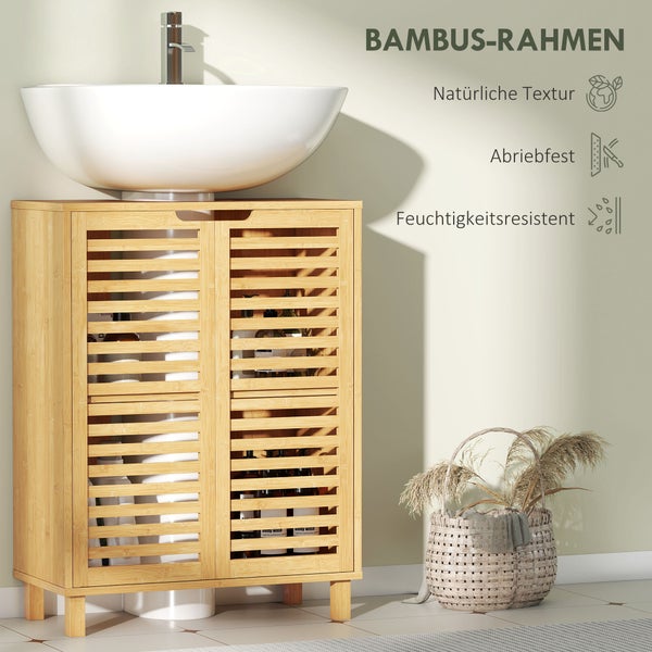Badezimmer mit Waschbecken auf Bambus Unterschrank