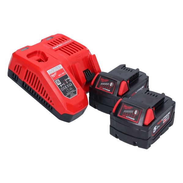 Milwaukee Akku-Starterset bestehend aus einem Schnellladegerät und zwei REDLITHIUM M18 Akkus mit je 5,0 Amperestunden.