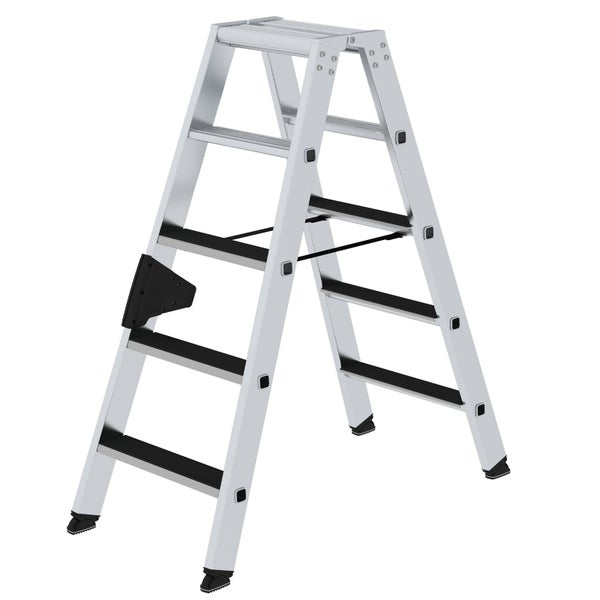 Aluminium Klapptritt mit vier Stufen und geriffelten Trittflächen.