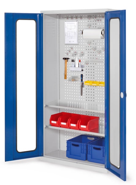 Werkzeugschrank mit blauen Türen, ausgestattet mit Werkzeugen und Aufbewahrungsbehältern