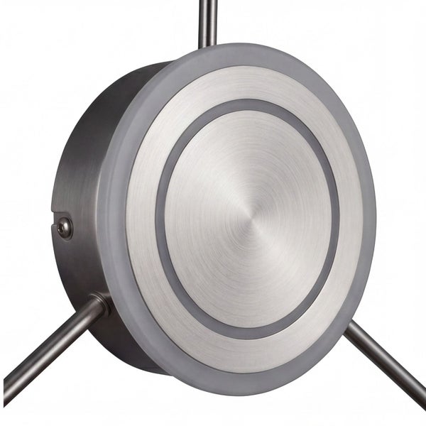 Runde Deckenhalterung für eine Lampe aus gebürstetem Metall mit matten Lichtringen und drei Haltestäben.