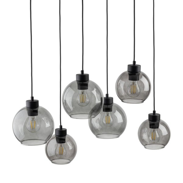 Moderne Pendelleuchte mit sechs runden Glasschirmen an schwarzen Kabeln und LED Leuchtmitteln