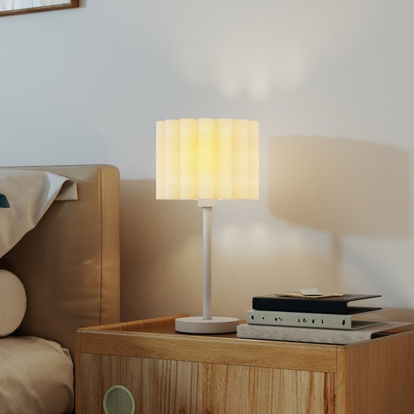 Abbildung der Abmessungen eines Klappstuhls mit einer maximalen Belastbarkeit von 120 kg