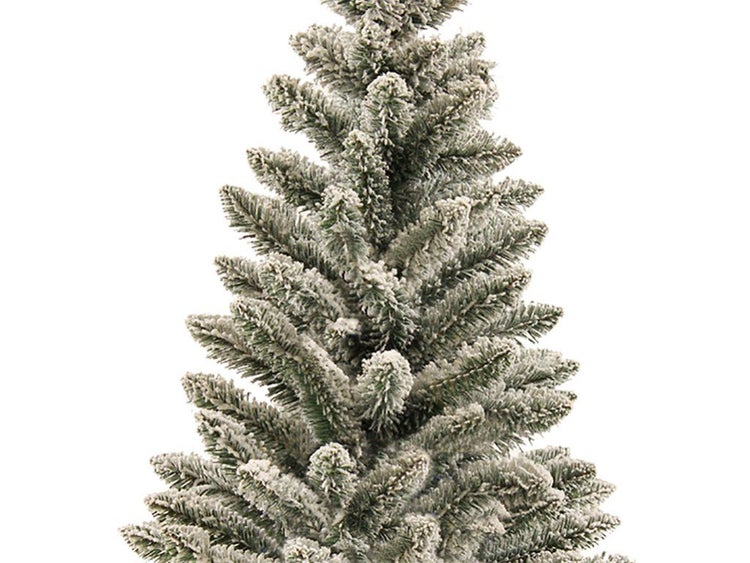 Künstlicher Weihnachtsbaum mit künstlicher Schneeoptik an den Nadeln für eine winterliche Dekoration