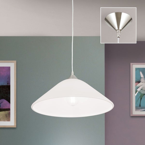 Moderne Pendelleuchte mit kegelförmigem Glasschirm und Deckenbefestigung in einem Raum mit gerahmten Bildern.