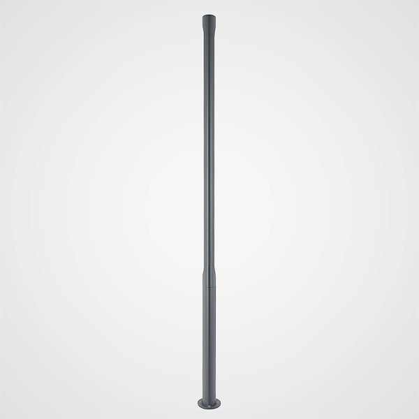 Schlanker Lichtmast aus anthrazitfarbenem Metall für Außenleuchten mit rundem Standfuß.