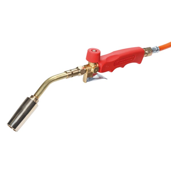 Schweißen einer Metallkonstruktion mit Schweißbrenner und Schweißdraht