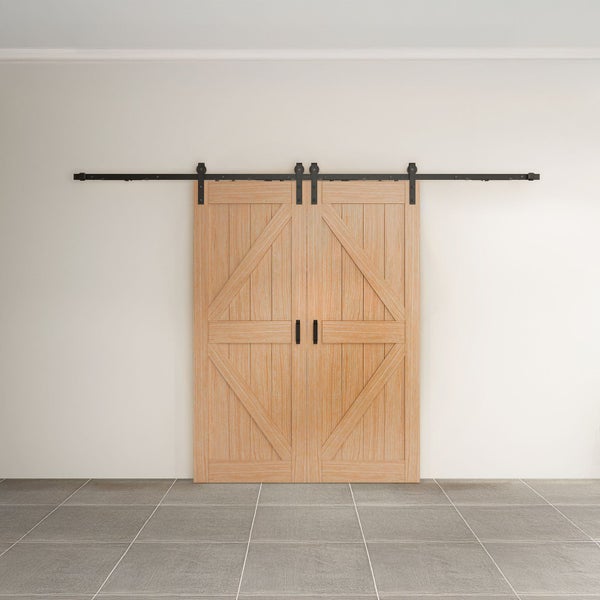 Holzschiebetür Komplettset Scheunentor Eiche Doppelflügelig Beschlag in schwarz - 1550x2065mm