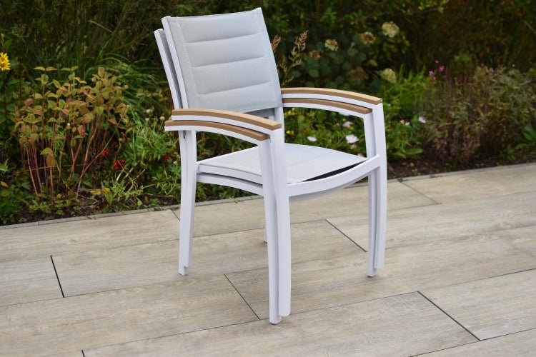 Gartenstuhl mit Armlehnen aus Aluminium und Textilbespannung