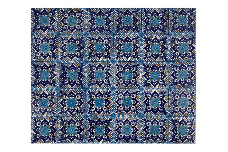 Fliesen mit blauem Blumenmuster