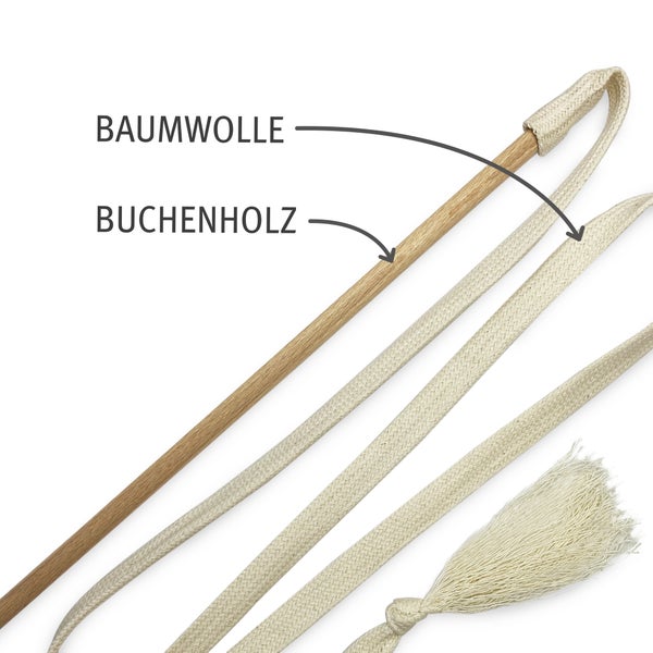 Premium Spielangel für Katzen aus Holz mit Baumwollband (weiss). Diese Katzenangel ist ein robustes Katzenspielzeug